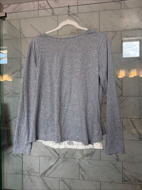 Gray Long-Sleeve Women's Top with Lace Hem